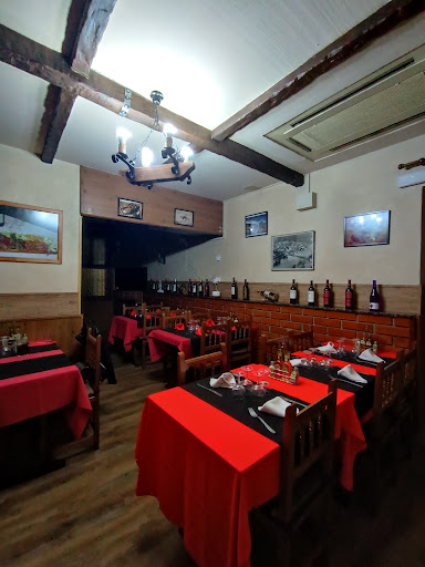 Cuatro Esquinas Mesón Caltino