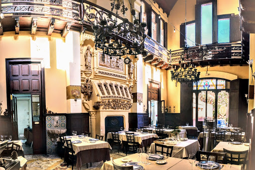 6Q Restaurant Modernista