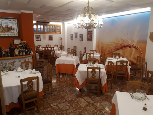 Hostal Restaurante Miguel y Juani