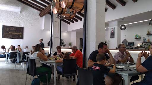 Restaurante -tienda de vinos "la Caudalía"