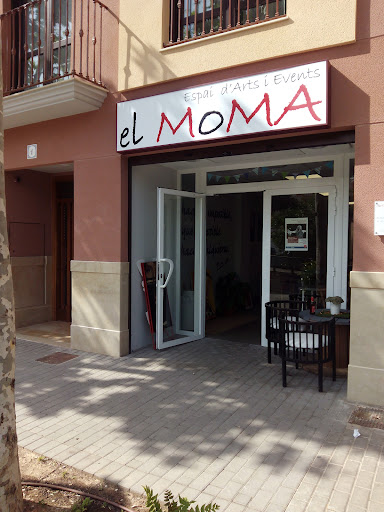 El Moma Bar