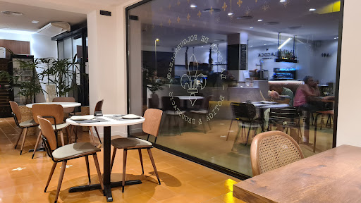 La Coca de Folgueroles: Botiga & Restaurant & Obrador